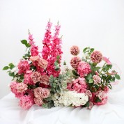 Elegant Decoration With Flower Arrangements