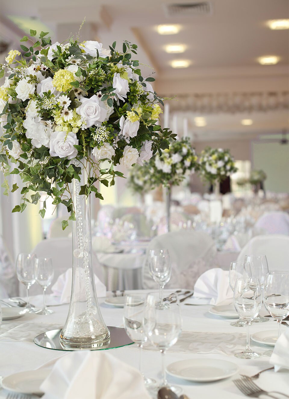 wedding round arch with drapes