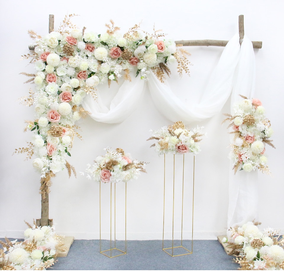 Decor: Incorporating playful and imaginative elements into the wedding theme.