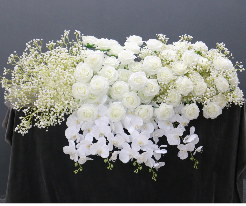 best flowers for wedding arch7