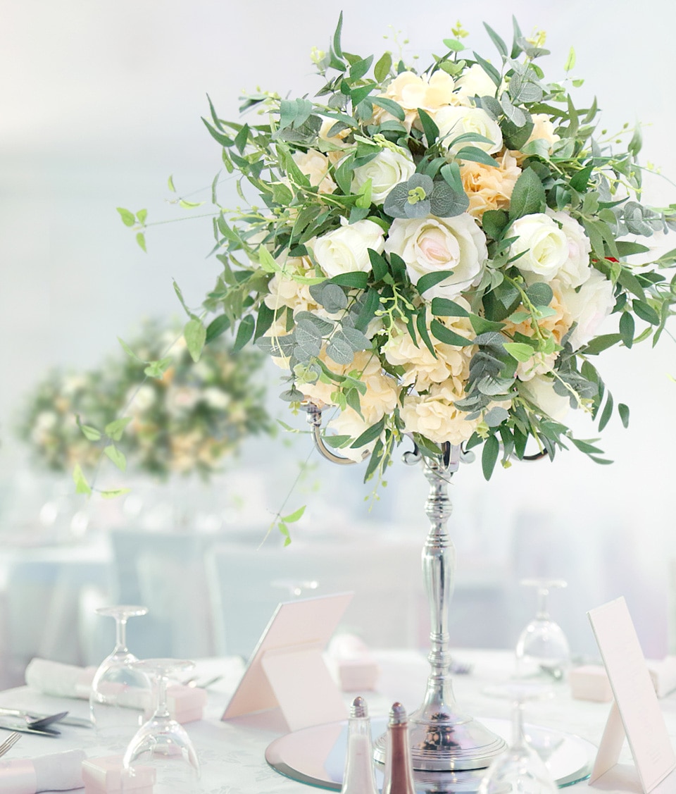 Choosing the right flowers and foliage for large arrangements