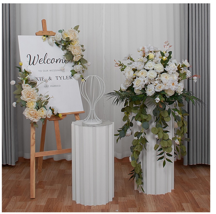 flower arrangement in planter10