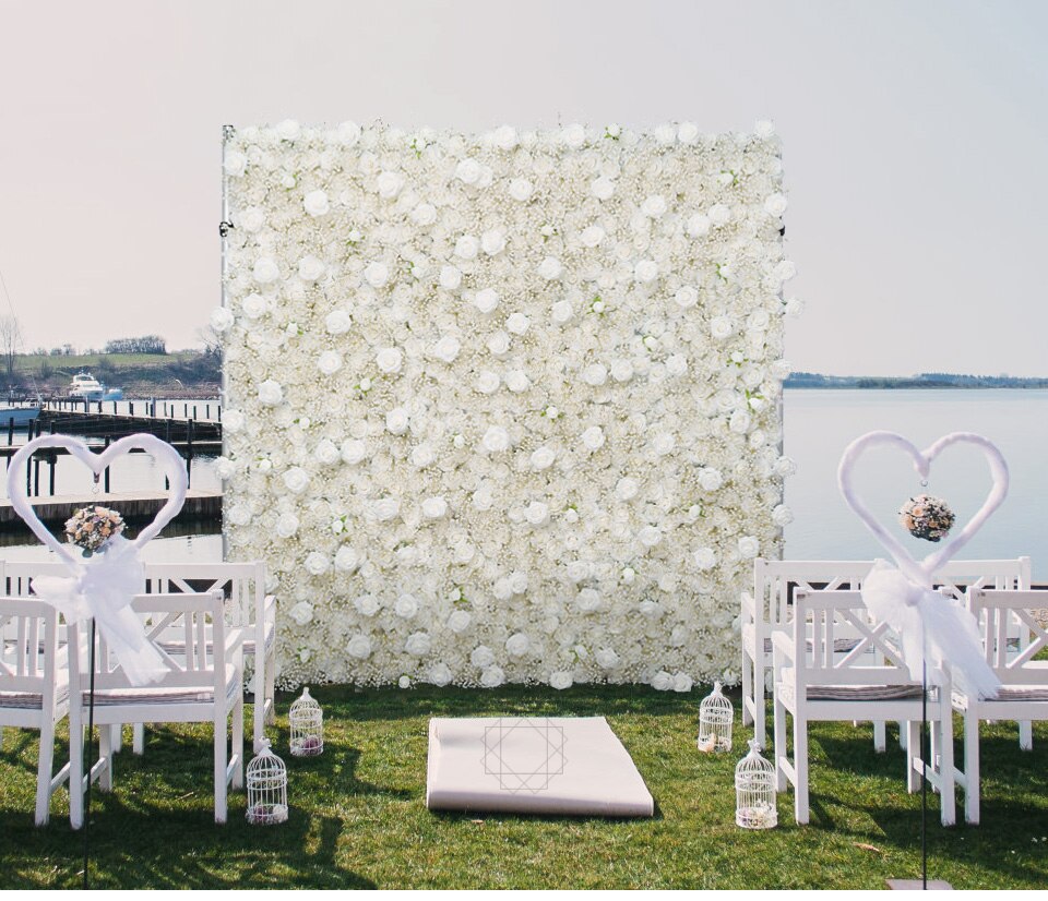 round backdrop flower arrangements